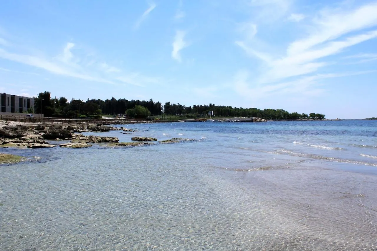 Apartments With A Parking Space Zambratija, Umag - 21589 Savudrija